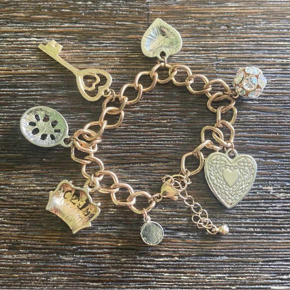 🌸 (2/$20) Key To Your Heart Charm Bracelet - Picture 5 of 6